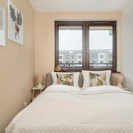 Modern With Balcony In By Renters Апартаменти *
