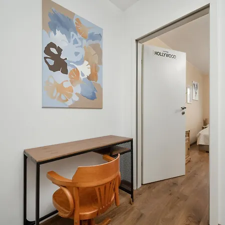 Modern With Balcony In By Renters * Wrocław