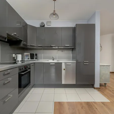 Appartement Modern With Balcony In By Renters Wrocław